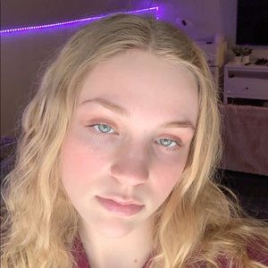 Meet your Posher, Ella